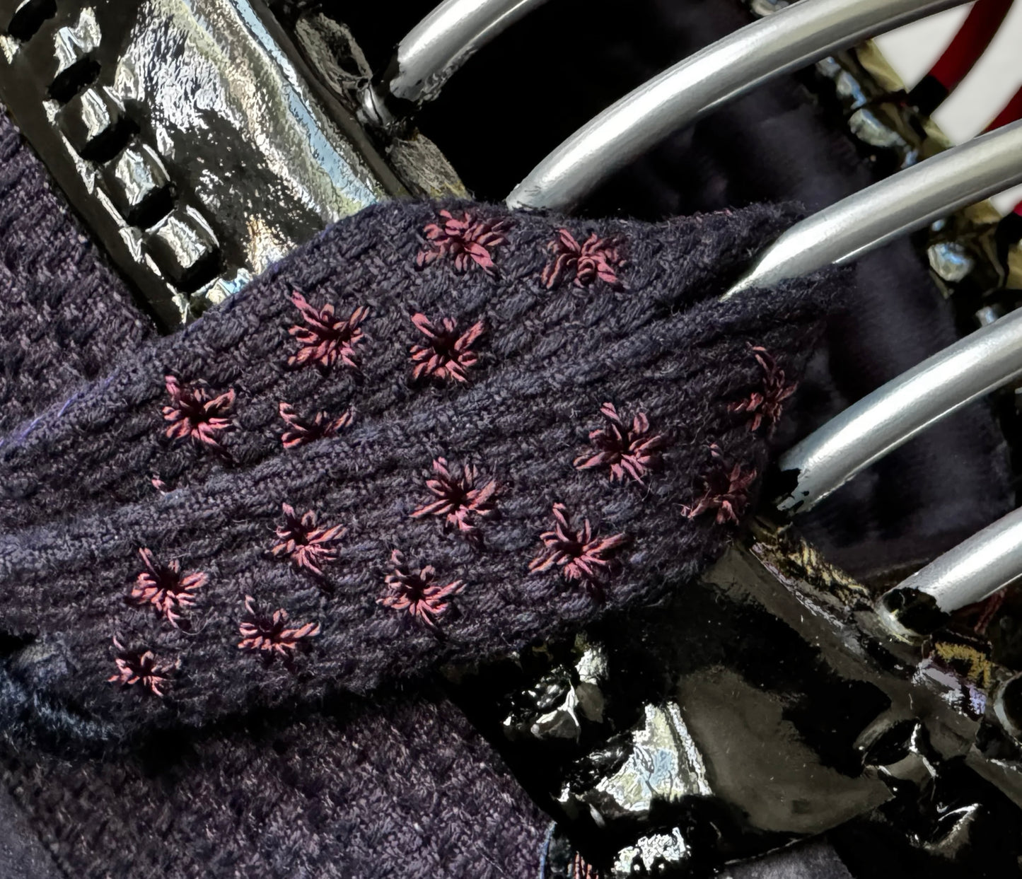 'CA BUDOGU Original' Hand Embroidered Orizashi Chichikawa