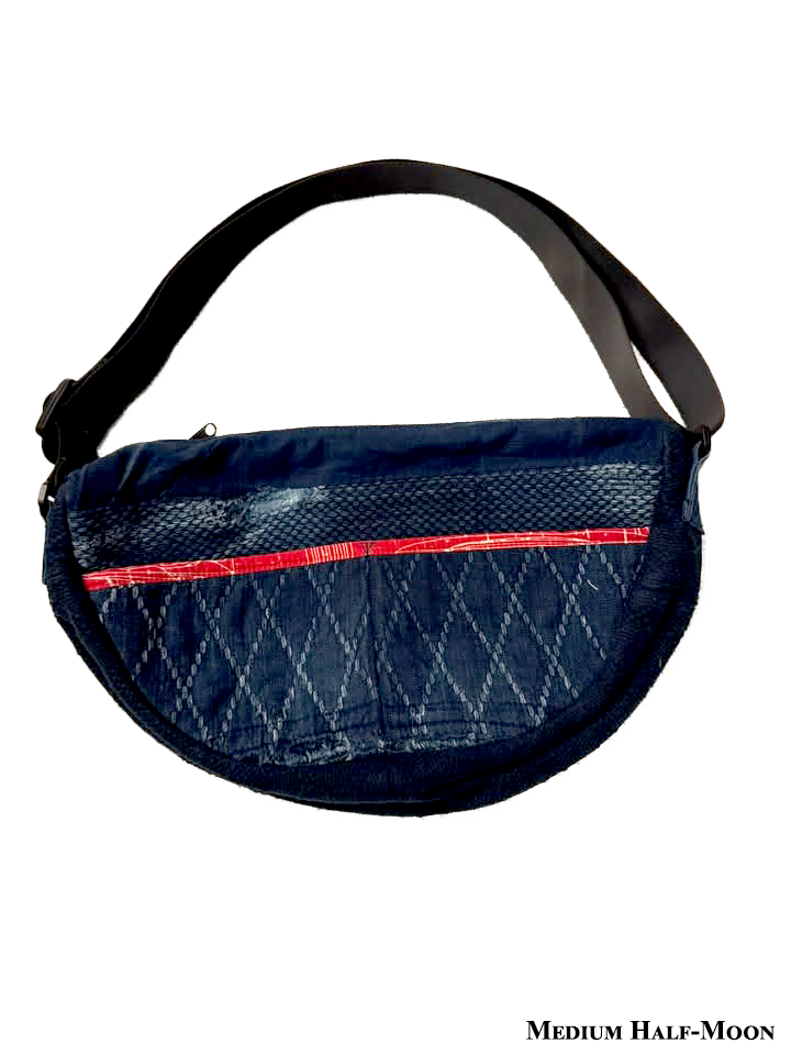 [WAIPUNA DESIGNS ORIGINAL] Upcycled Dogi Messenger Bag
